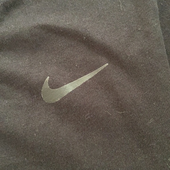Women’s Nike athletic top. M, black - Picture 3 of 3
